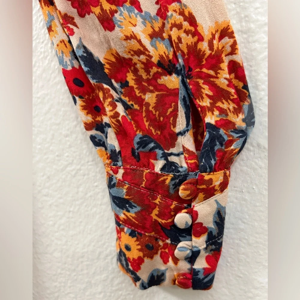 Free people dress side zipper for great fit. Side zipper,covered buttons. 2 - Picture 4 of 13